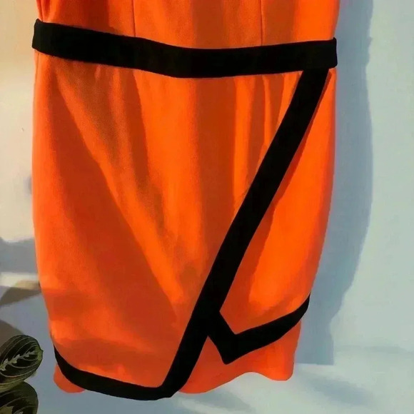 NWOT DRESS - Picture 3 of 4